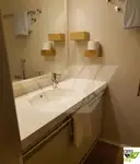 କ୍ରୁଜ୍ ଜାହାଜ ବିକ୍ରୟ ପାଇଁ