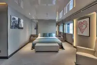 କ୍ରୁଜ୍ ଜାହାଜ ବିକ୍ରୟ ପାଇଁ