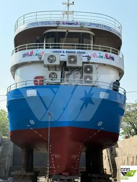 ରେଷ୍ଟୁରଣ୍ଟ ଜାହାଜ ବିକ୍ରୟ ପାଇଁ