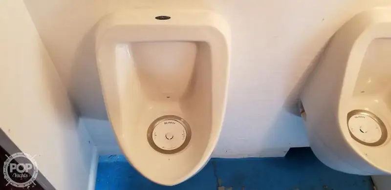 କାଟାମାରାନ୍ ବିକ୍ରୟ ପାଇଁ