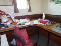 କାର୍ଯ୍ୟକାରୀ ନୌକା ବିକ୍ରୟ ପାଇଁ
