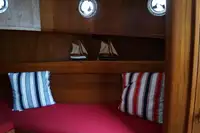 ଟଗବୋଟ୍ ବିକ୍ରୟ ପାଇଁ