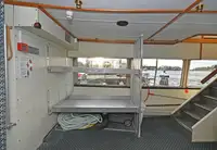 କ୍ରୁଜ୍ ଜାହାଜ ବିକ୍ରୟ ପାଇଁ