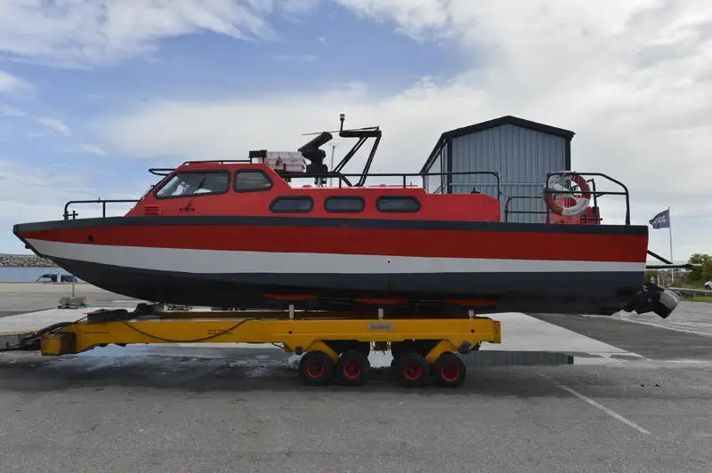 ପାଟ୍ରୋଲ୍ ନୌକା ବିକ୍ରୟ ପାଇଁ