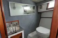 କାର୍ଯ୍ୟକାରୀ ନୌକା ବିକ୍ରୟ ପାଇଁ