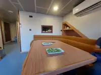 କାର୍ଯ୍ୟକାରୀ ନୌକା ବିକ୍ରୟ ପାଇଁ