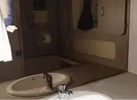 କ୍ରୁଜ୍ ଜାହାଜ ବିକ୍ରୟ ପାଇଁ