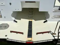 କ୍ରୁଜ୍ ଜାହାଜ ବିକ୍ରୟ ପାଇଁ