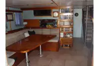 କ୍ରୁଜ୍ ଜାହାଜ ବିକ୍ରୟ ପାଇଁ