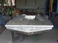 କାର୍ଯ୍ୟକାରୀ ନୌକା ବିକ୍ରୟ ପାଇଁ
