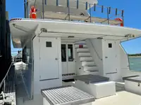 କ୍ରୁଜ୍ ଜାହାଜ ବିକ୍ରୟ ପାଇଁ
