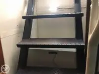 ସପ୍ଲାୟ ଜାହାଜ ବିକ୍ରୟ ପାଇଁ
