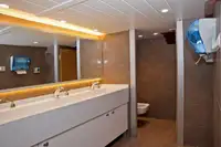 ରେଷ୍ଟୁରଣ୍ଟ ଜାହାଜ ବିକ୍ରୟ ପାଇଁ
