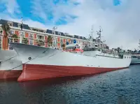 Trawler ବିକ୍ରୟ ପାଇଁ