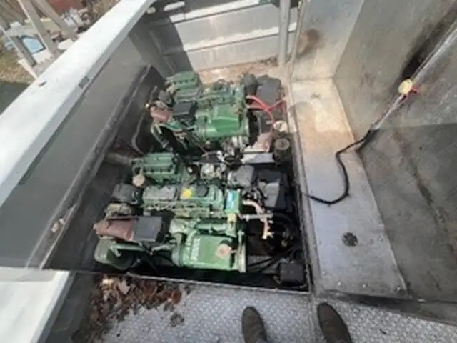 କାର୍ଯ୍ୟକାରୀ ନୌକା ବିକ୍ରୟ ପାଇଁ