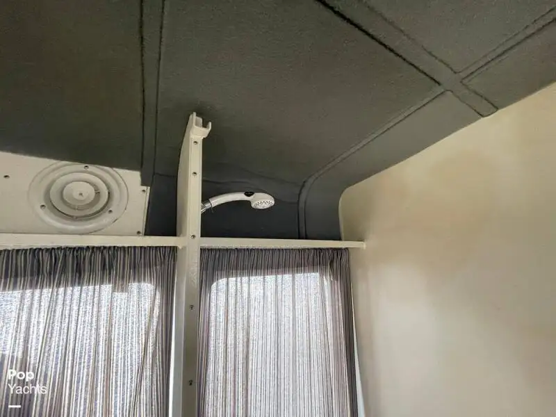 କ୍ରୁଜ୍ ଜାହାଜ ବିକ୍ରୟ ପାଇଁ