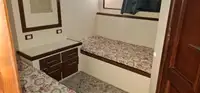କ୍ରୁଜ୍ ଜାହାଜ ବିକ୍ରୟ ପାଇଁ
