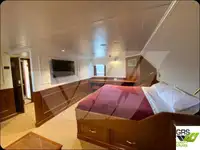 କ୍ରୁଜ୍ ଜାହାଜ ବିକ୍ରୟ ପାଇଁ