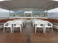 କ୍ରୁଜ୍ ଜାହାଜ ବିକ୍ରୟ ପାଇଁ