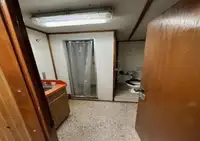 କ୍ରୁ ବୋଟ୍ ବିକ୍ରୟ ପାଇଁ