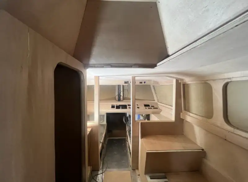 କାର୍ଯ୍ୟକାରୀ ନୌକା ବିକ୍ରୟ ପାଇଁ