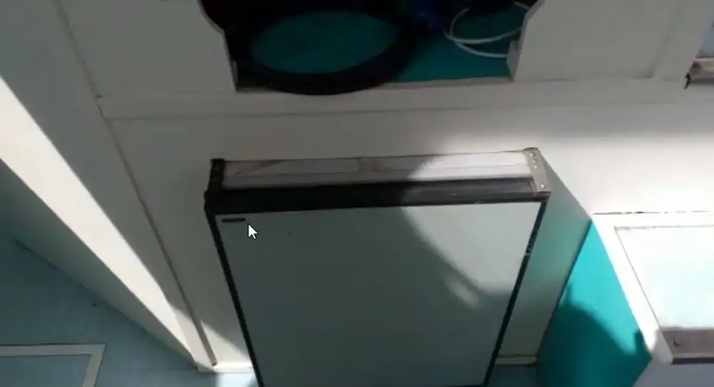 କ୍ରୁ ବୋଟ୍ ବିକ୍ରୟ ପାଇଁ
