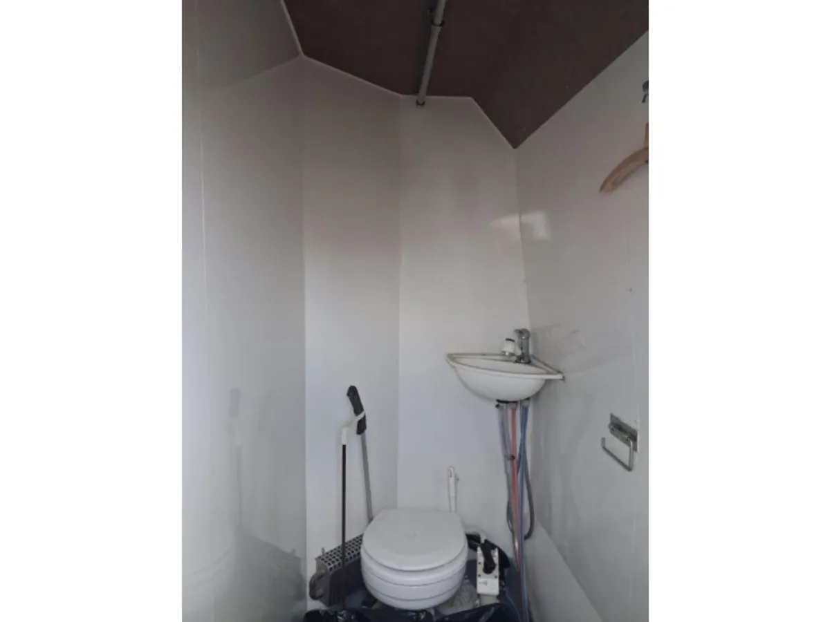 କାର୍ଯ୍ୟକାରୀ ନୌକା ବିକ୍ରୟ ପାଇଁ