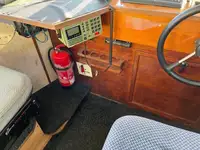 କାର୍ଯ୍ୟକାରୀ ନୌକା ବିକ୍ରୟ ପାଇଁ