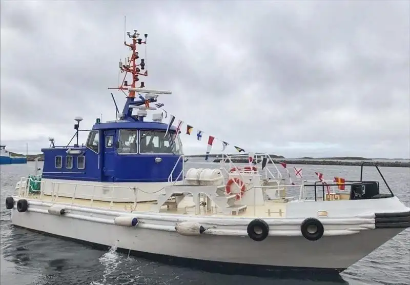କ୍ରୁ ବୋଟ୍ ବିକ୍ରୟ ପାଇଁ