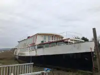 ଫେରୀ ଜାହାଜ ବିକ୍ରୟ ପାଇଁ