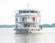 କ୍ରୁଜ୍ ଜାହାଜ ବିକ୍ରୟ ପାଇଁ