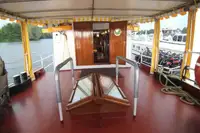 କ୍ରୁଜ୍ ଜାହାଜ ବିକ୍ରୟ ପାଇଁ