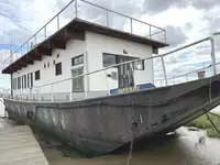 ଆବାସ ବାର୍ଜ୍ ବିକ୍ରୟ ପାଇଁ