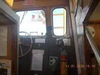 କ୍ରୁ ବୋଟ୍ ବିକ୍ରୟ ପାଇଁ