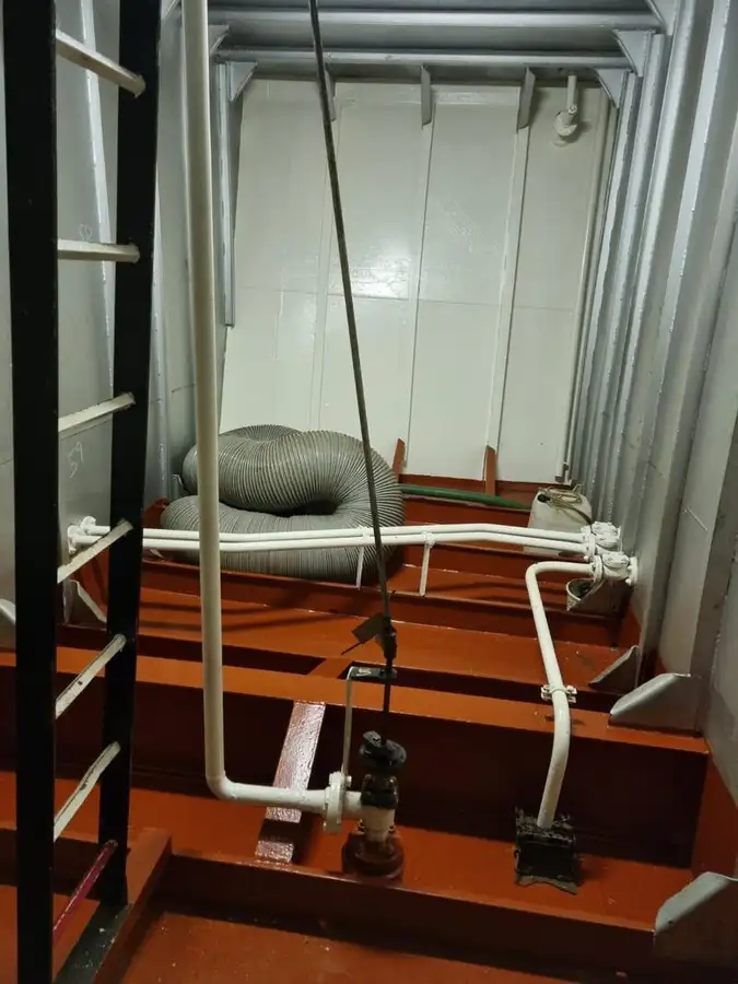 କ୍ରୁଜ୍ ଜାହାଜ ବିକ୍ରୟ ପାଇଁ