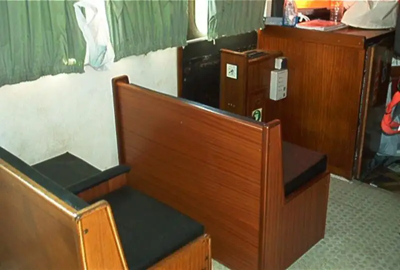କ୍ରୁ ବୋଟ୍ ବିକ୍ରୟ ପାଇଁ