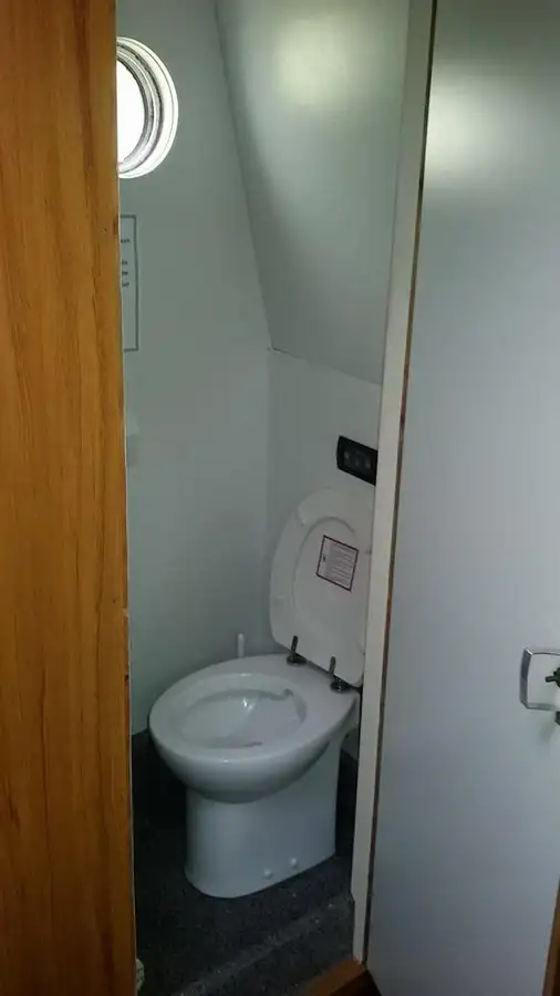 ପାଟ୍ରୋଲ୍ ନୌକା ବିକ୍ରୟ ପାଇଁ