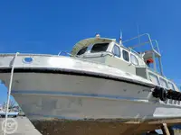 କ୍ରୁ ବୋଟ୍ ବିକ୍ରୟ ପାଇଁ