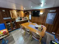 କଣ୍ଟେନର ଜାହାଜ ବିକ୍ରୟ ପାଇଁ