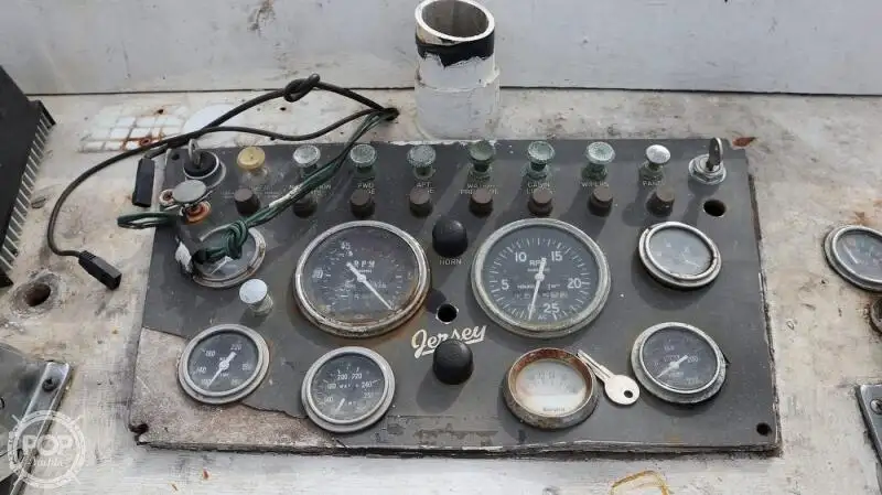 ପାଟ୍ରୋଲ୍ ନୌକା ବିକ୍ରୟ ପାଇଁ