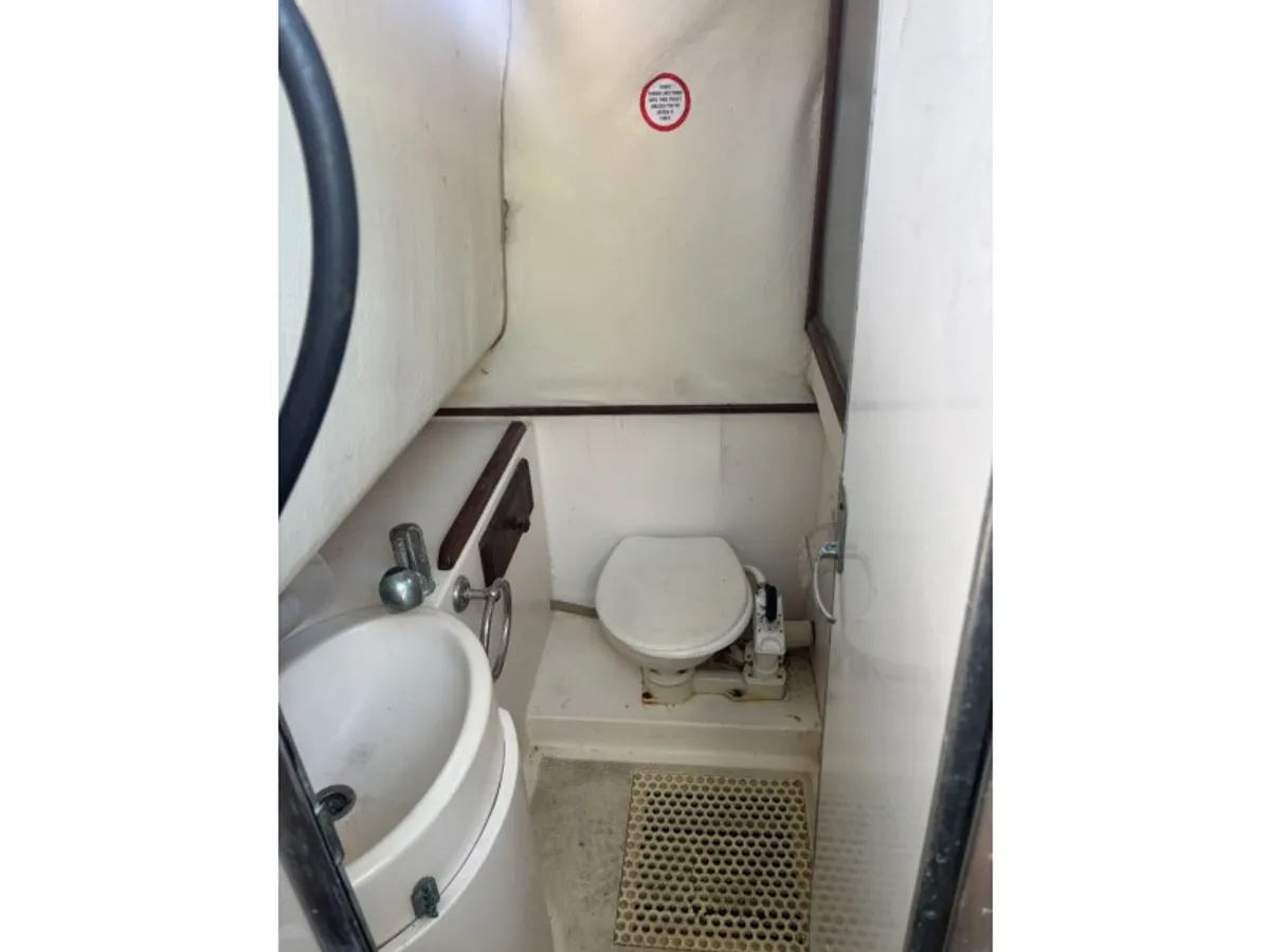 କାର୍ଯ୍ୟକାରୀ ନୌକା ବିକ୍ରୟ ପାଇଁ