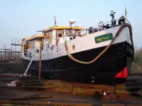 କ୍ରୁଜ୍ ଜାହାଜ ବିକ୍ରୟ ପାଇଁ