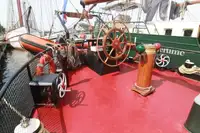 ଫ୍ଲୋଟିଂ ହୋଟେଲ୍ ବିକ୍ରୟ ପାଇଁ