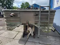 କାର୍ଯ୍ୟକାରୀ ନୌକା ବିକ୍ରୟ ପାଇଁ