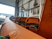 କାର୍ଯ୍ୟକାରୀ ନୌକା ବିକ୍ରୟ ପାଇଁ