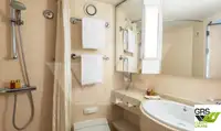 କ୍ରୁଜ୍ ଜାହାଜ ବିକ୍ରୟ ପାଇଁ