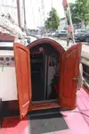 ଫ୍ଲୋଟିଂ ହୋଟେଲ୍ ବିକ୍ରୟ ପାଇଁ