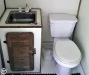 କ୍ରୁଜ୍ ଜାହାଜ ବିକ୍ରୟ ପାଇଁ