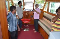 କ୍ରୁ ବୋଟ୍ ବିକ୍ରୟ ପାଇଁ