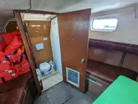 କାର୍ଯ୍ୟକାରୀ ନୌକା ବିକ୍ରୟ ପାଇଁ